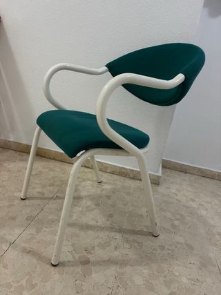 Silla verde y blanca dormitorio. Entrego en mano.