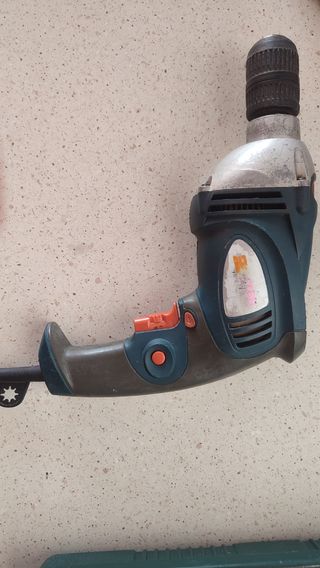 Taladro percutor y atornillador