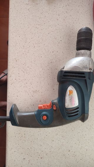 Taladro percutor y atornillador