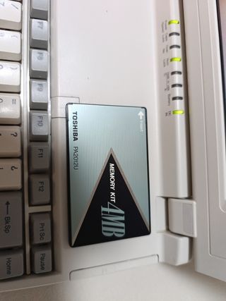 Toshiba T1910CS 486 sx ordenador Portátil antiguo