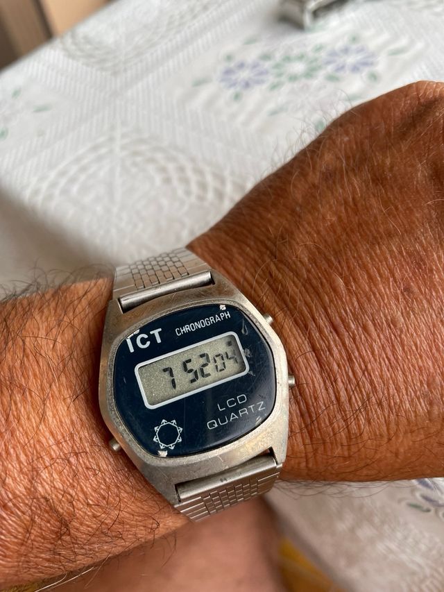 Orologio ICT LCD vintage