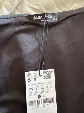 Vestido Stradivarius polipiel negro