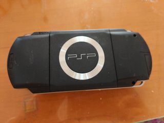 PSP 1004 negra - Incluye juegos