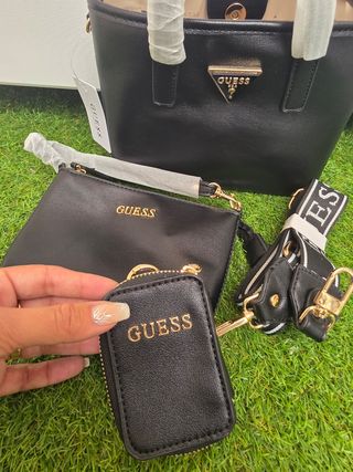 Bolso GUESS negro - 3 piezas