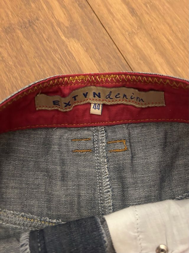 Mini gonna jeans blu e rossa