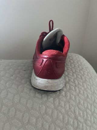Zapatillas New Balance rojas talla 46/ 45