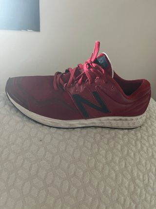 Zapatillas New Balance rojas talla 46/ 45
