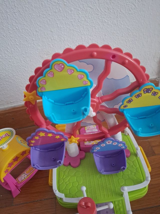 Pin y Pon: noria y caseta