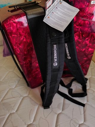 Acordeón Hohner Bravo III 96 Rojo