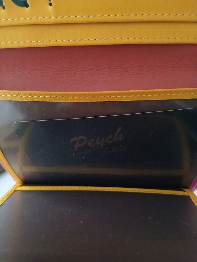 Portafoglio toro, ideale portachiavi e braccialetto rossi