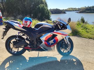 Kawasaki ZX6R  NO VENDO ESCAPE SUELTO