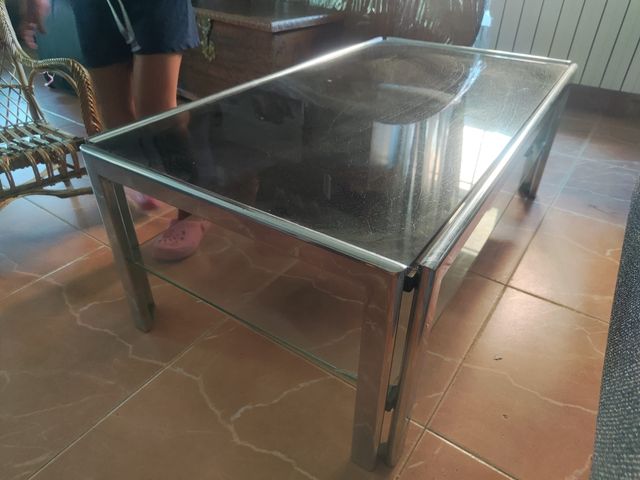 Mesa centro cristal y metal