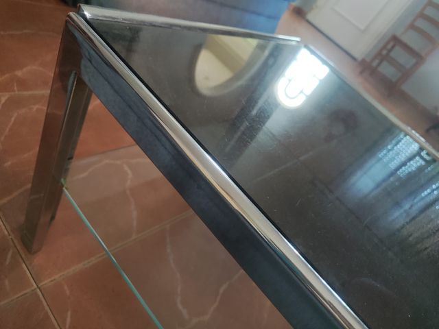 Mesa centro cristal y metal