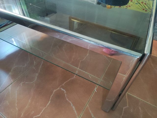 Mesa centro cristal y metal