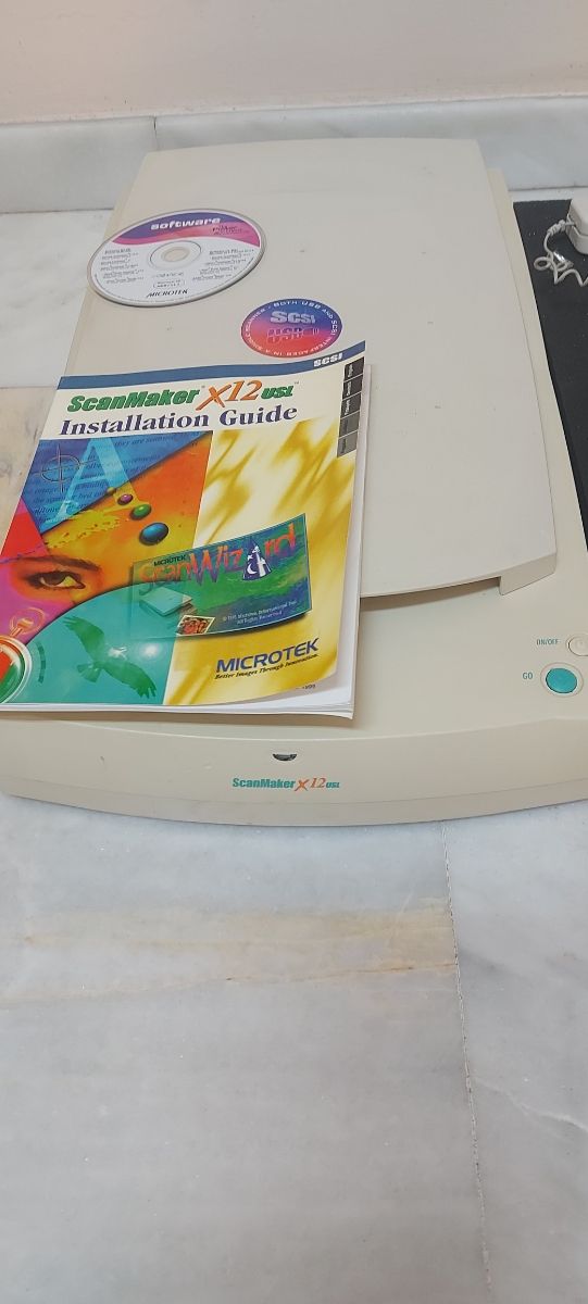 Escáner Microtek ScanMaker X12