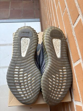 Adidas Yeezy Boost 350 V2 - 
EN PERSONA MADRID