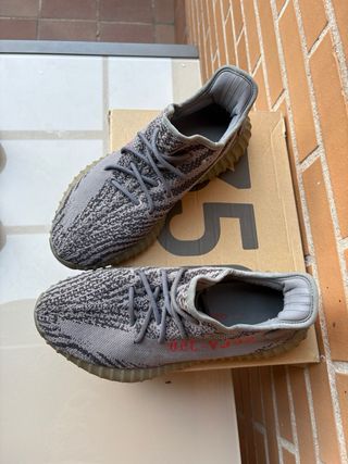 Adidas Yeezy Boost 350 V2 - 
EN PERSONA MADRID