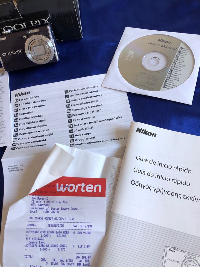 Cámara Nikon Coolpix Azul y Plata