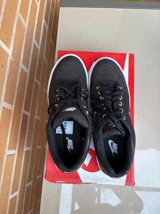 Zapatillas Nike negras
EN PERSONA MADRID
