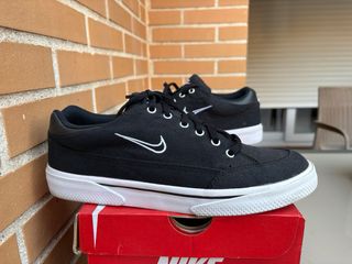 Zapatillas Nike negras
EN PERSONA MADRID