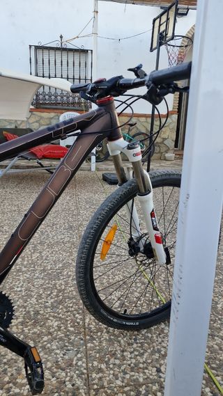 Bicicleta MTB Cube Repro