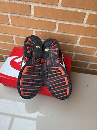 Zapatillas Nike Shox R4 -  MADRID EN PERSONA