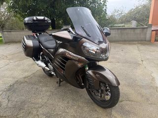 Kawasaki GTR 1400 - Moto Turismo