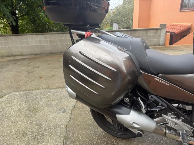 Kawasaki GTR 1400 - Moto Turismo