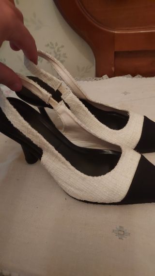 Tacones blancos y negros, talla 36