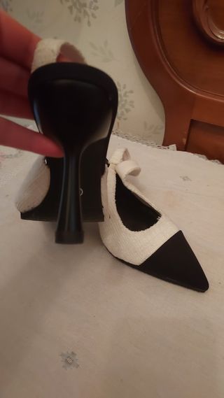 Tacones blancos y negros, talla 36