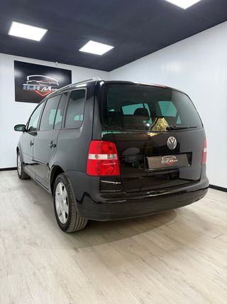 Volkswagen Touran 140cv Etiqueta “B” buen estado