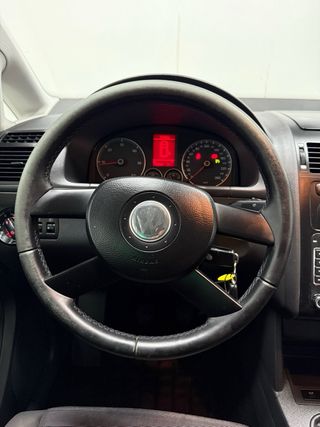 Volkswagen Touran 140cv Etiqueta “B” buen estado