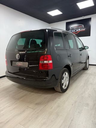 Volkswagen Touran 140cv Etiqueta “B” buen estado