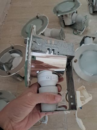 8 Downlights empotrados. Iluminación empotrada.