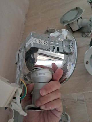 8 Downlights empotrados. Iluminación empotrada.