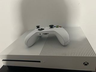Xbox One S blanca + mando