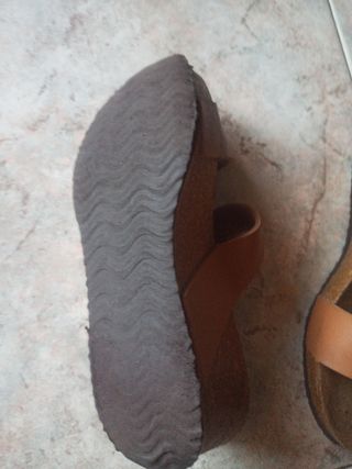 Sandalias cuña mujer marrón