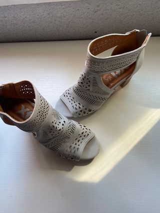 Tacones grises claritos - Elegantes