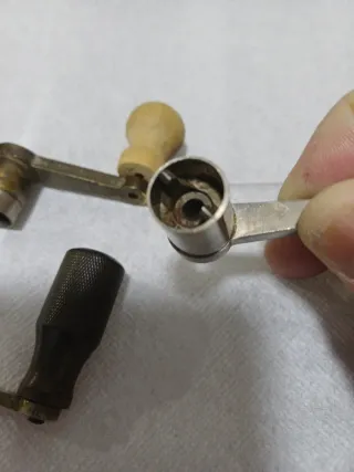 Manivelas teléf. antiguo  magneto