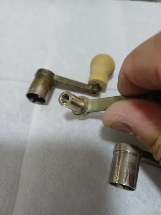 Manivelas teléf. antiguo  magneto