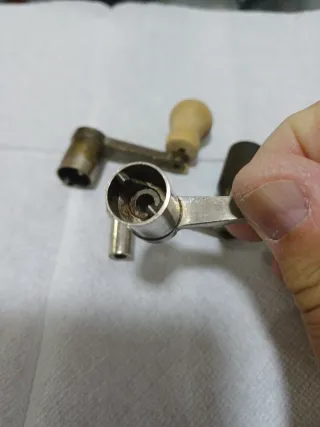 Manivelas teléf. antiguo  magneto