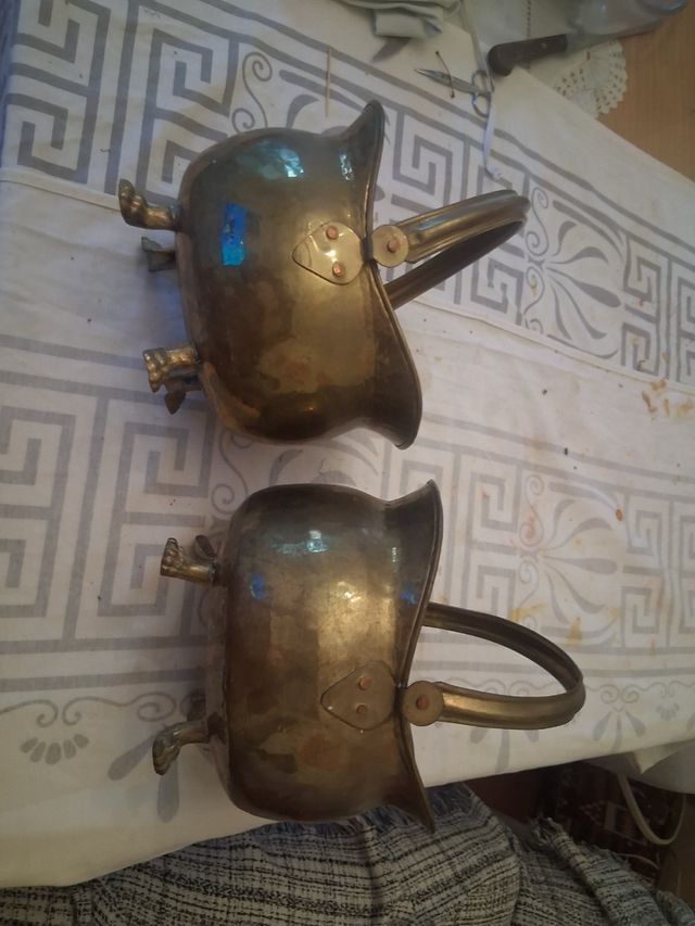 Cestino antico in metallo dorato