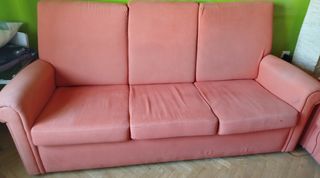Sofá 3 plazas naranja. 80€ NEGOCIABLES LOS DOS.
