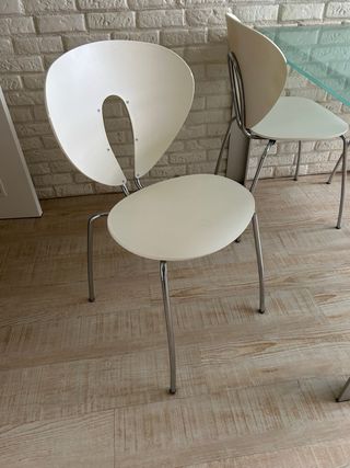 Conjunto mesa de cocina y 4 sillas