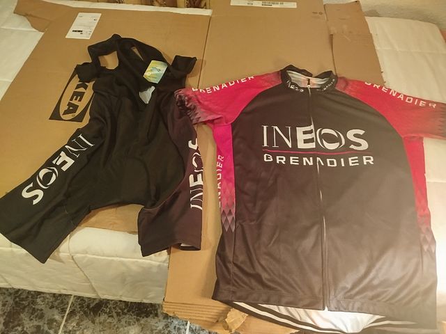Maillot + cullottes  INEOS ciclismo