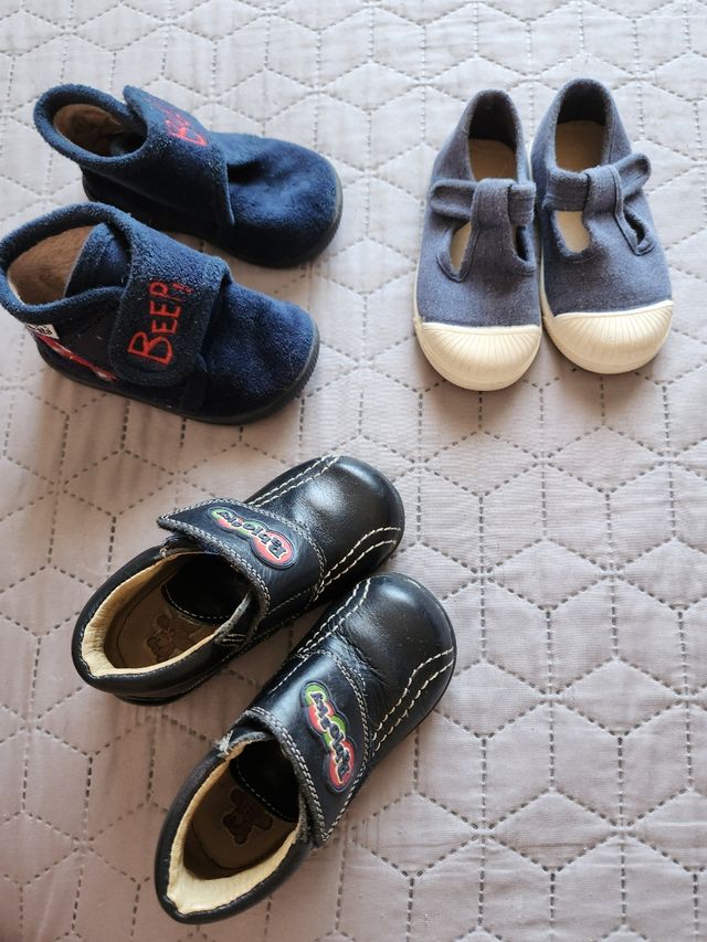 Zapatos Bebé - cada para 2 euros T.20-21 (13 sm)
