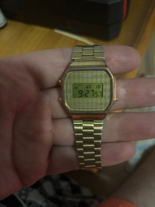 Reloj Casio dorado vintage