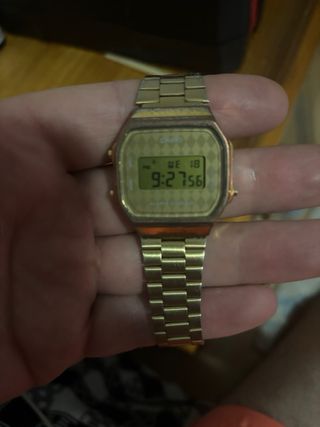 Reloj Casio dorado vintage