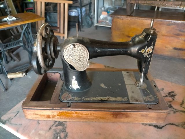 Máquina Coser Antigua