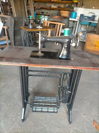 Máquina Coser Antigua